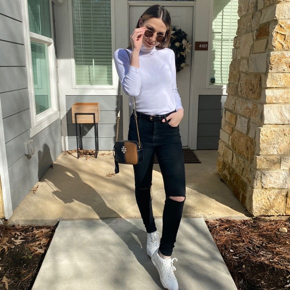 Profile Picture of Alex Carcano (@thatsoposh101) on Poshmark