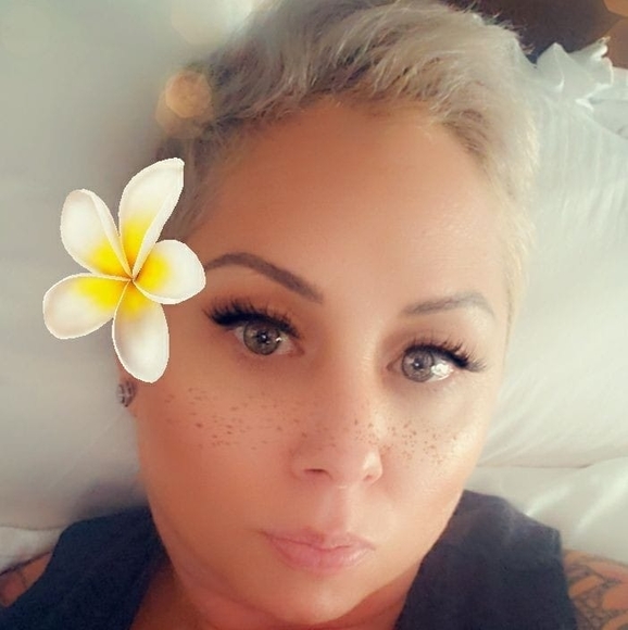 Profile Picture of Heather Chaloupek (@dentalrdh09) on Poshmark