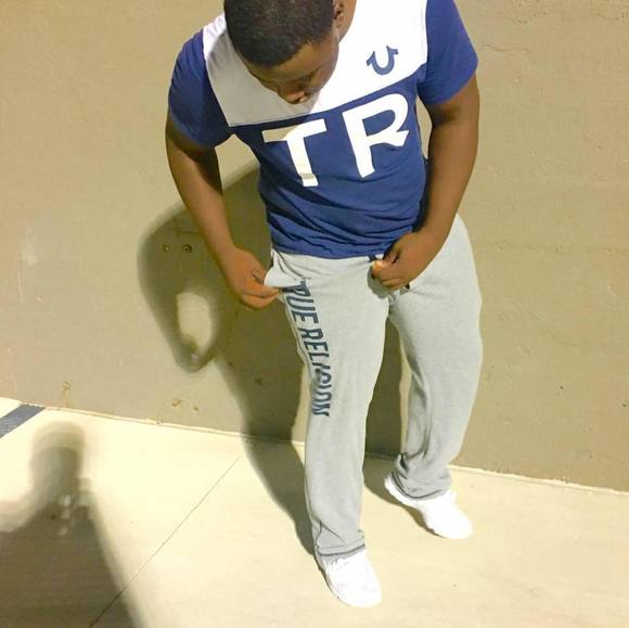 Profile Picture of Omar Lewis (@curalogic) on Poshmark