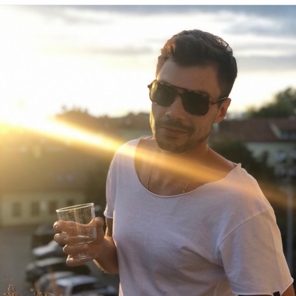 Profile Picture of Garynov Philipp (@garynovphilippp) on Poshmark