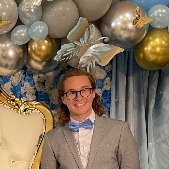 Profile Picture of Dakota Gillette (@dakota_gillette) on Poshmark