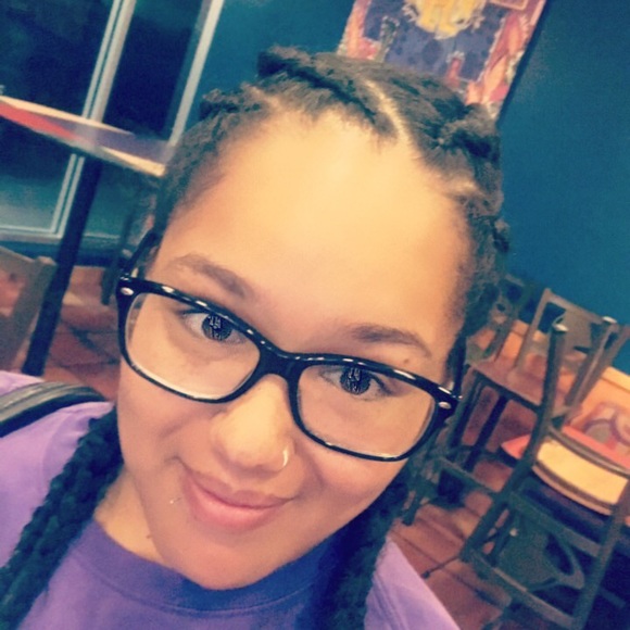 Profile Picture of Ariel Malone (@mocha_8) on Poshmark