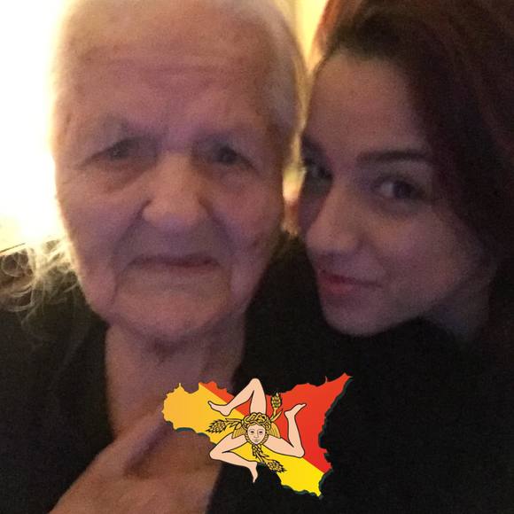 Profile Picture of Melissa Lorefice (@melissalorefice) on Poshmark