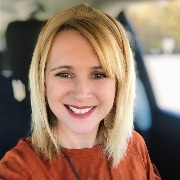 Profile Picture of Allison Harp (@alliemarg) on Poshmark
