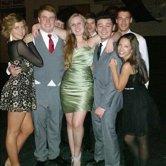 Profile Picture of Therese Vanisko (@tvanisko) on Poshmark