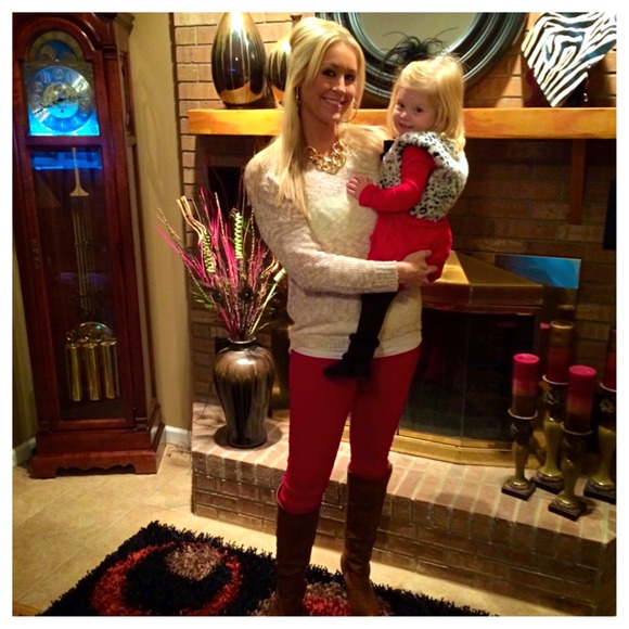 Profile Picture of Natalie Ryan (@nataliedryan) on Poshmark