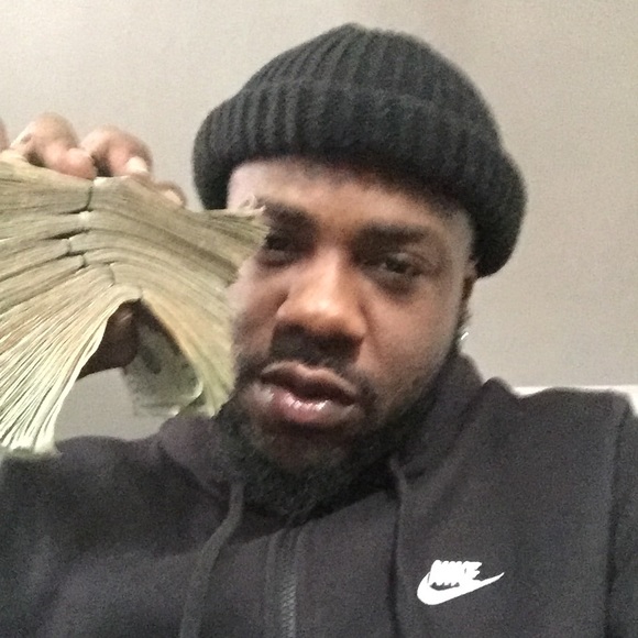 Profile Picture of Wesley Holmes (@jefe_holmes) on Poshmark