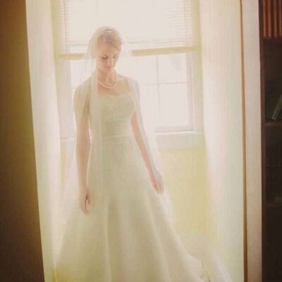 Profile Picture of Amanda Bird Blevins (@abbird) on Twitter