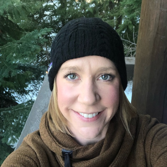 Profile Picture of Tara Beeby (@tarabeeby) on Poshmark