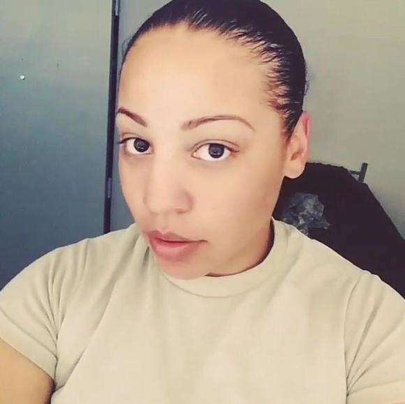 Profile Picture of Adonna Washington (@awash41) on Poshmark