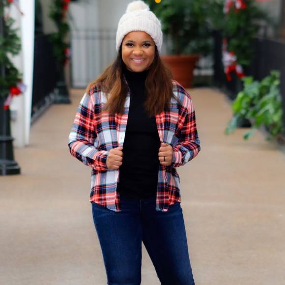 Profile Picture of Ariel Woods (@earlpearl9) on Poshmark