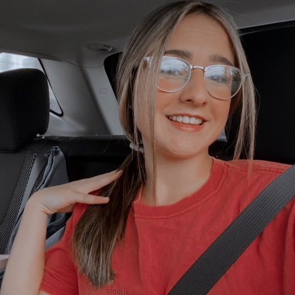 Profile Picture of Savannah Corley (@corleysav) on Poshmark