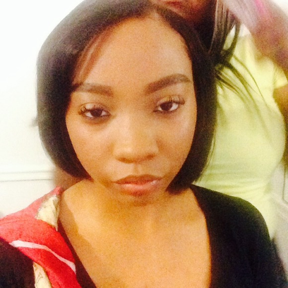 Profile Picture of Shawnae Malenda (@shawnae18) on Poshmark