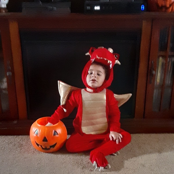 Profile Picture of Danielle Beaudrie (@embermoon) on Poshmark