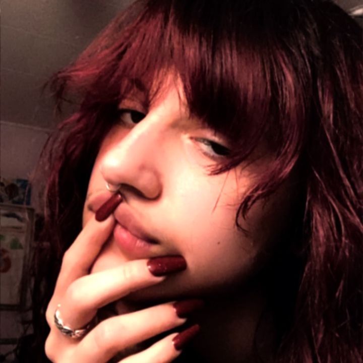 Profile Picture of violet! (@violetbutnotaflower) on Tiktok