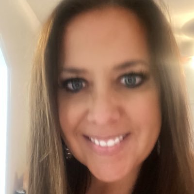 Profile Picture of Mandy Hale (@mandyhale) on Twitter