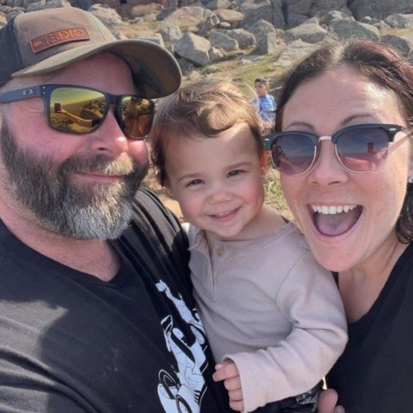 Profile Picture of Amanda Mazzone (@amazzone2009) on Poshmark