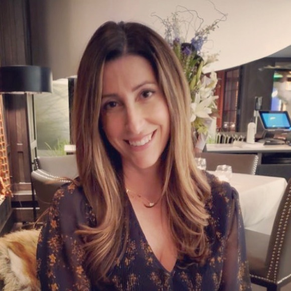 Profile Picture of Nicole Gimello (@nicg1112) on Poshmark