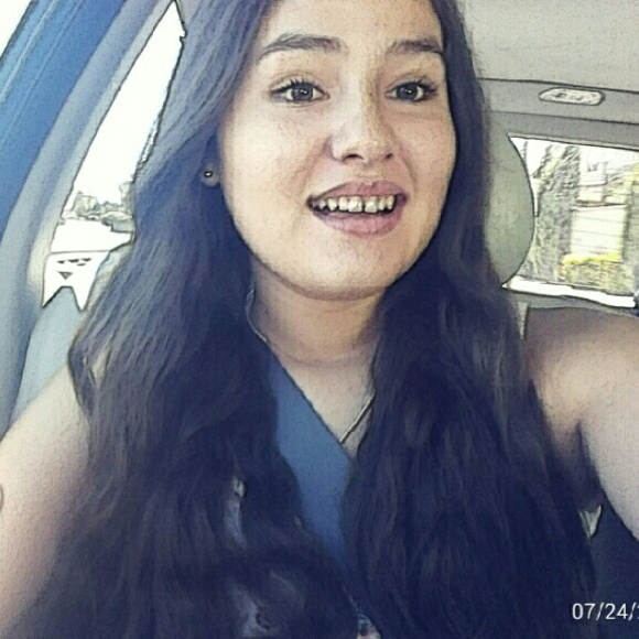 Profile Picture of Savannah Baca (@smilessavannah1) on Poshmark