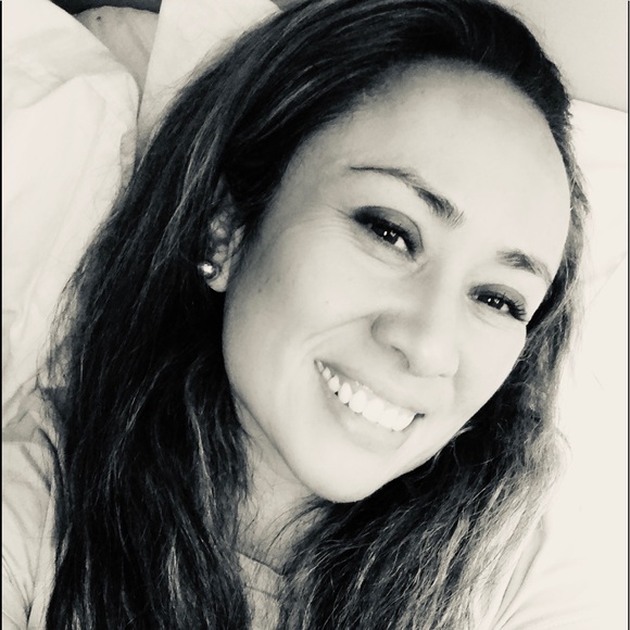 Profile Picture of Amalia Droguett (@droguetta) on Poshmark