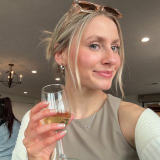 Profile Picture of Julia Armstrong (@julia_armst) on Instagram