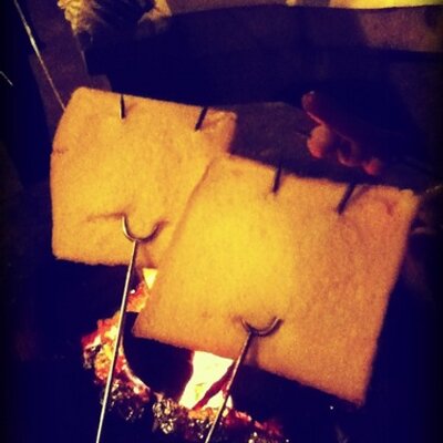 Profile Picture of Kelly Chow (@KellyPakWaiChow) on Twitter