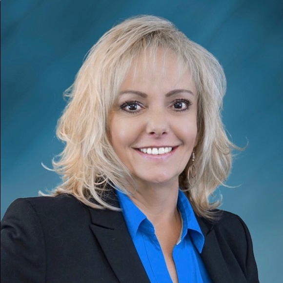 Profile Picture of Chris Gilger (@chrissywgr) on Poshmark