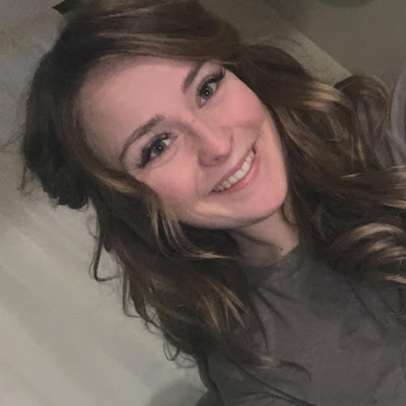 Profile Picture of Paige Badyna (@paigebadyna) on Poshmark