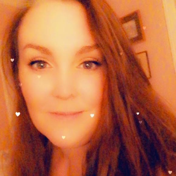 Profile Picture of Sarah Travis (@dancegurl16) on Poshmark
