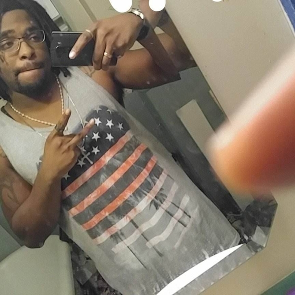 Profile Picture of Eric Charleston (@echarleston2) on Poshmark