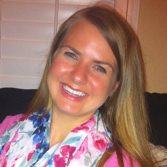 Profile Picture of Ashley Scicluna (@santiaga84) on Poshmark
