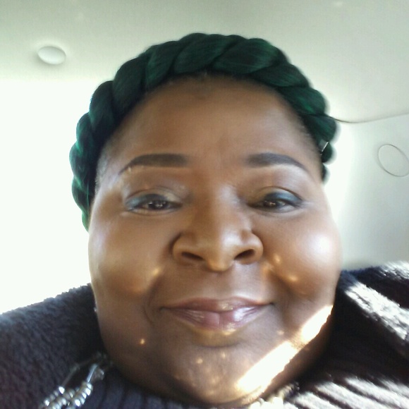 Profile Picture of Amanda Mcclenton (@amandamcc75) on Poshmark