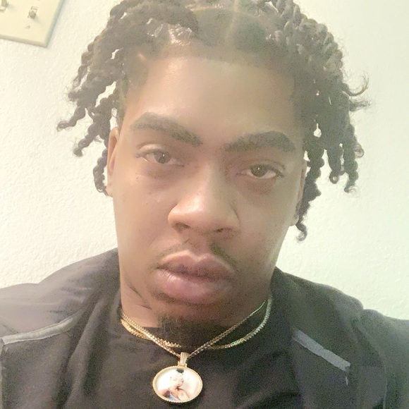 Profile Picture of Robert Coleman (@robgotthebag) on Poshmark