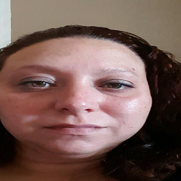 Profile Picture of Jessica Hahn (@hahnjessica) on Poshmark