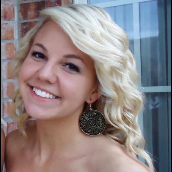 Profile Picture of Julie Williams (@juliekay7) on Poshmark