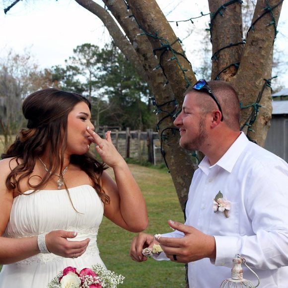 Profile Picture of Katie Lauramore (@ktlauramore) on Poshmark