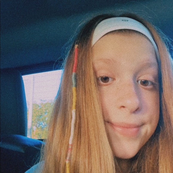 Profile Picture of Isabella Roberts (@bella2211833) on Poshmark