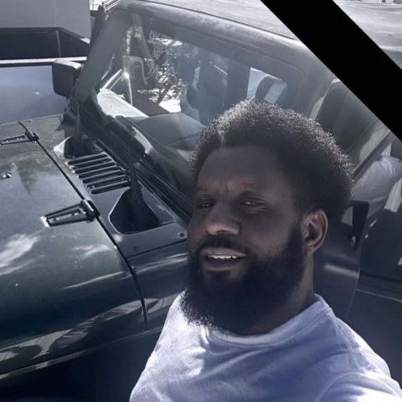 Ernco nicolas Pierre charles - Poshmark Profile Picture of Ernco nicolas Pierre charles (@anaisecharles) on Poshmark