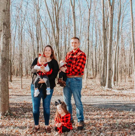 Profile Picture of Megan Degler (@meganmateycak) on Poshmark