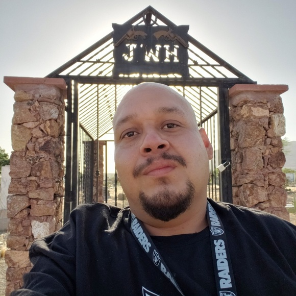 Profile Picture of Erik Reyes (@reyes1312) on Poshmark