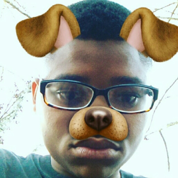 Profile Picture of Larry Bennett (@kingbennett13) on Poshmark