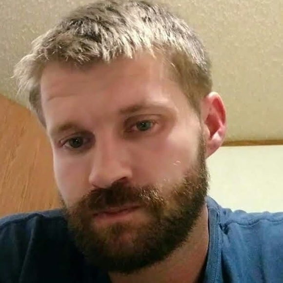 Profile Picture of Chris Baxley (@chrisbaxley09) on Poshmark