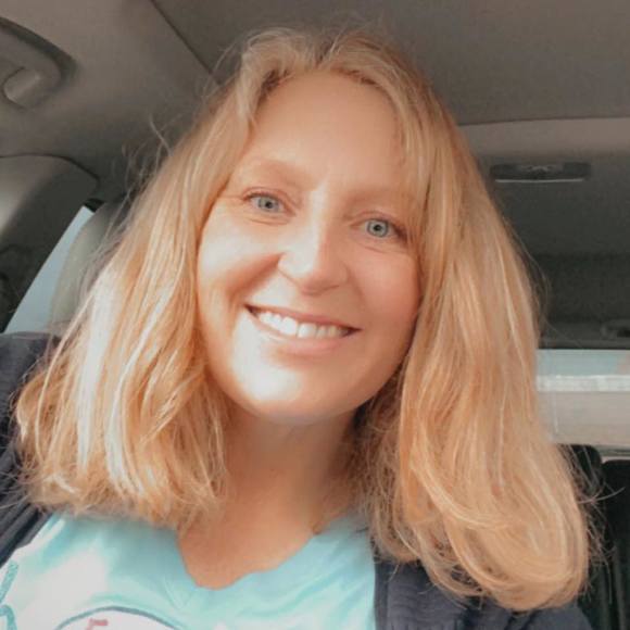 Profile Picture of Jeanie Papiernik (@jeaniepapiernik) on Poshmark