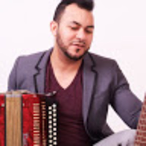 Profile Picture of Felix Almanzar (@felixalmanzar) on Poshmark