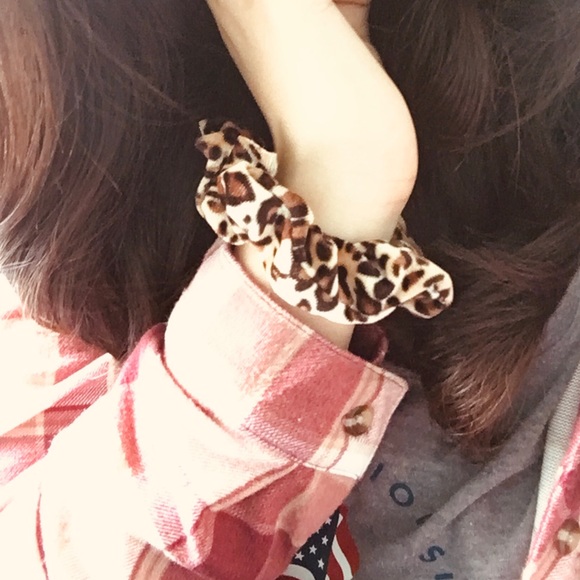 Profile Picture of Sara Jung (@saratube0108) on Poshmark