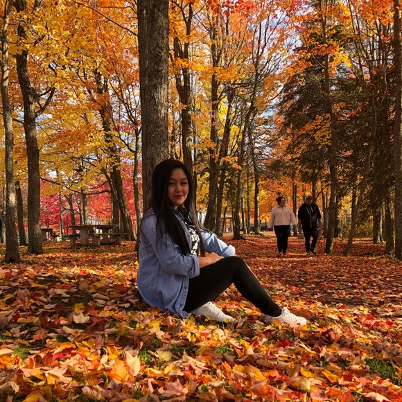 Profile Picture of Vanessa Garganta (@vgarganta) on Poshmark