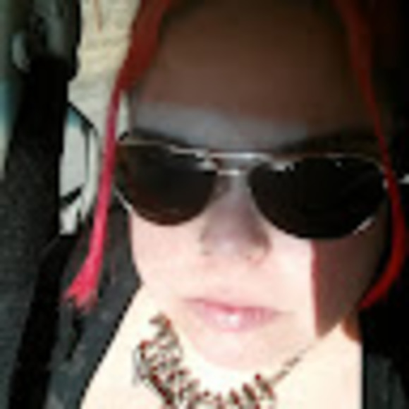 Profile Picture of Rollanda Thomas (@sunthomas33333) on Poshmark