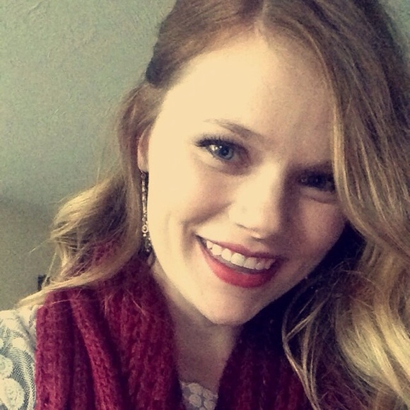 Profile Picture of Carly Foster (@carlyknight10) on Poshmark