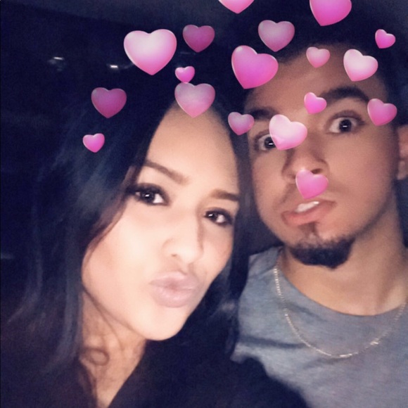 Profile Picture of Gregna Fuentes (@gregnanicole) on Poshmark