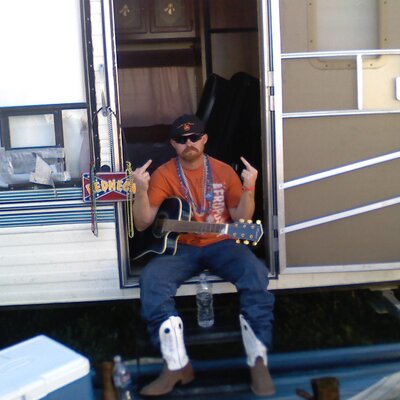 Profile Picture of Jake Wayne Huffman (@irishcwby_83) on Twitter